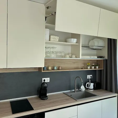 Elinor - 3 Apartment *